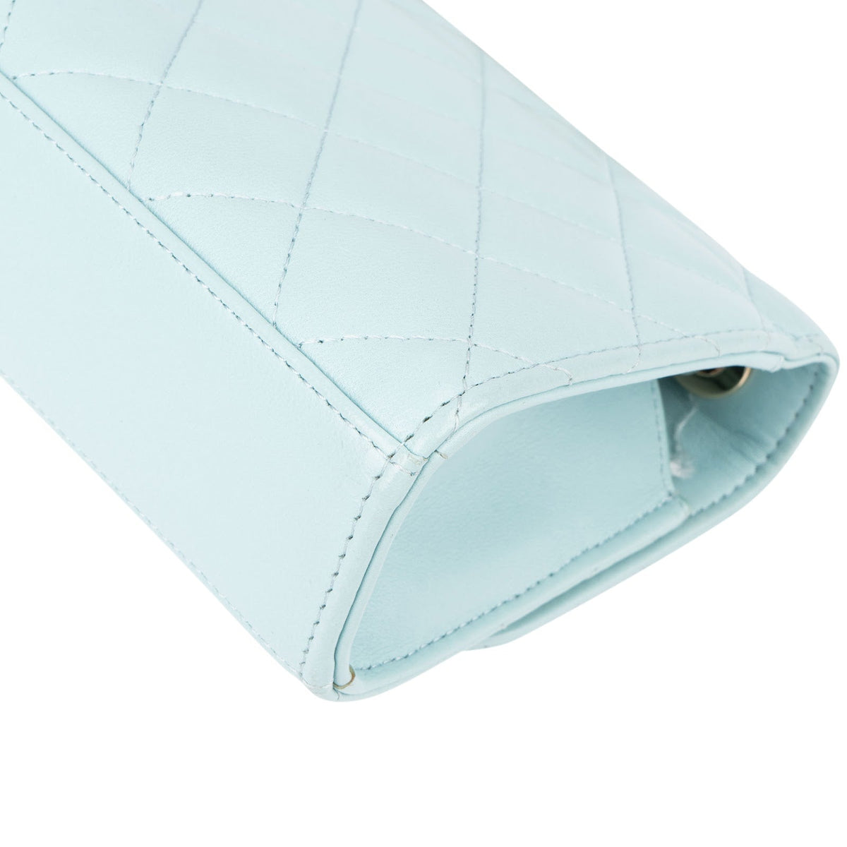 Mini sac bandoulière Chanel à poignée supérieure en cuir d'agneau matelassé bleu clair