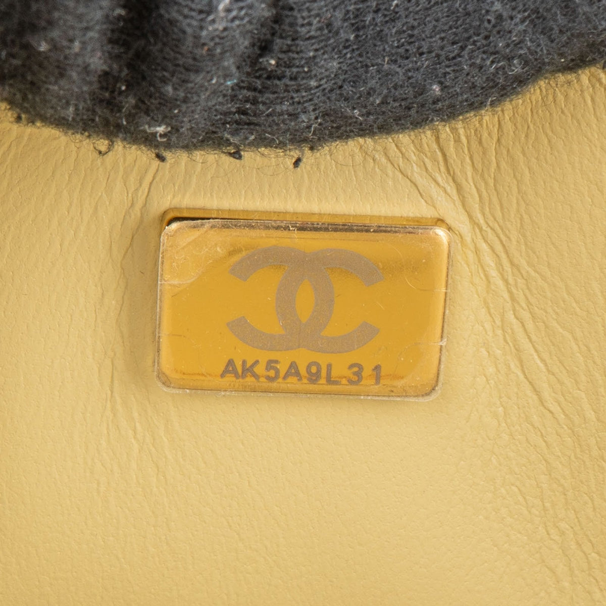 Chanel middelgrote dubbele flap schoudertas van goudkleurig glinsterend doorgestikt lamsleer