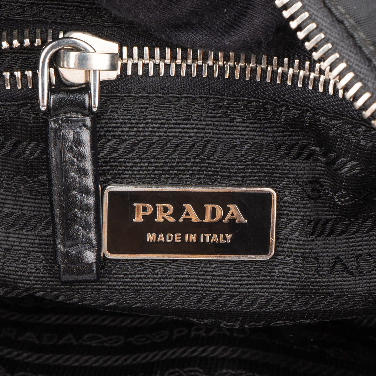 Prada Oblique Hobo aus Nylon – Ansicht 10