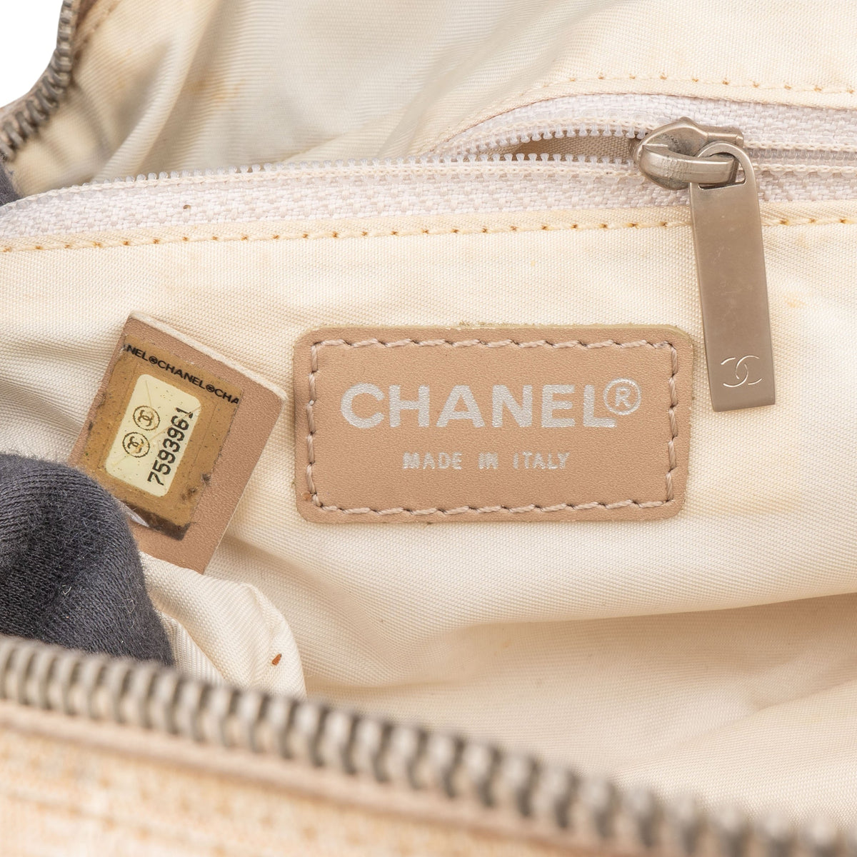 Chanel Travel Line Monogram Handtasche, Bild 11 von 11