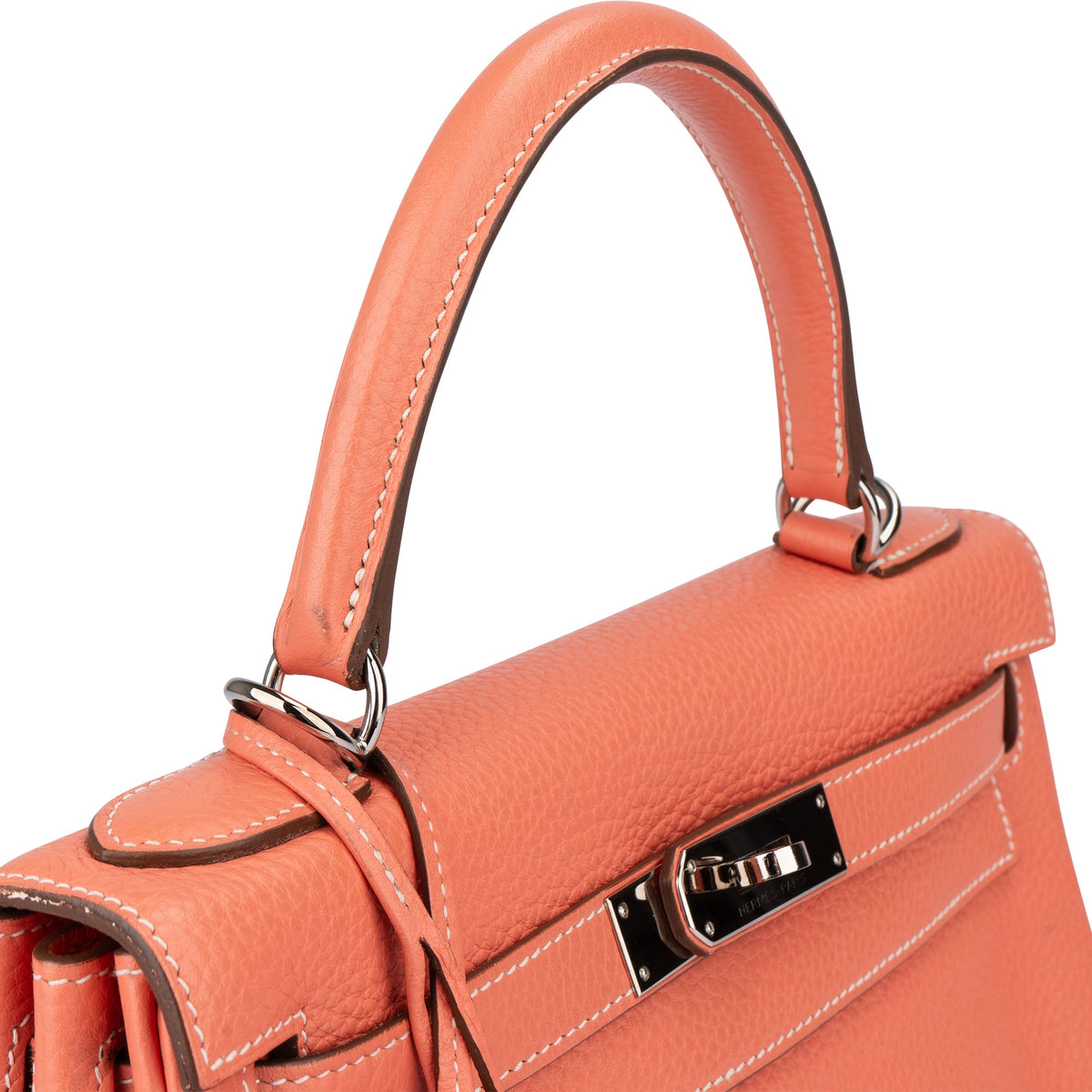 Sac à main Kelly 28 Retourne en cuir Taurillon Clémence Hermès couleur Crevette