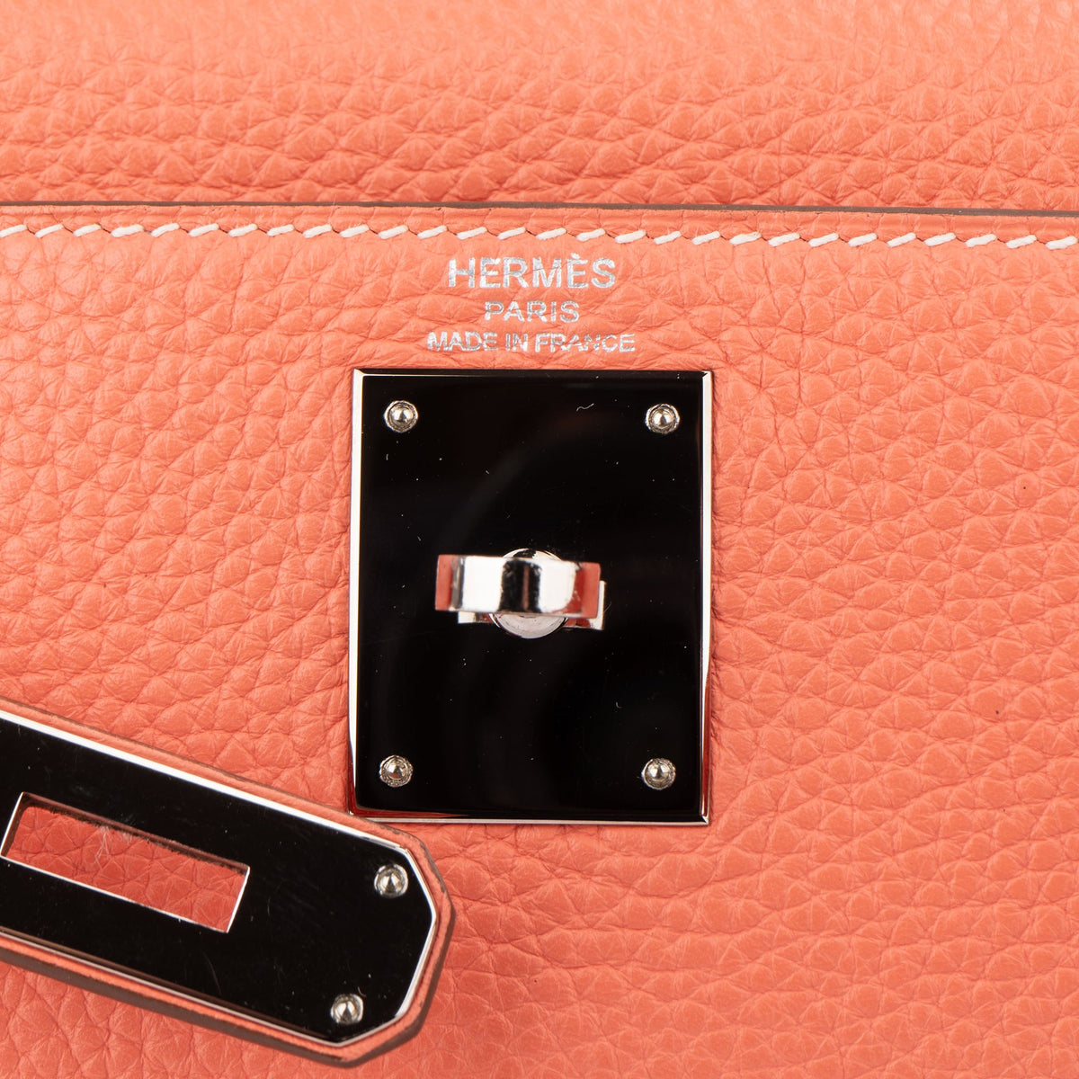 Sac à main Kelly 28 Retourne en cuir Taurillon Clémence Hermès couleur Crevette