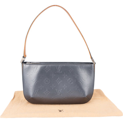 Bolso de hombro Louis Vuitton Pochette Mat Fowler con monograma gris