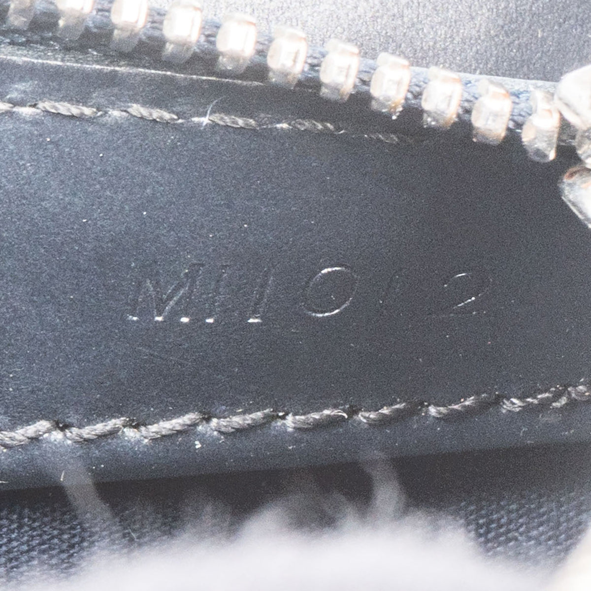 Louis Vuitton Grau Pochette Mat Fowler Schultertasche, Bild 11 von 11