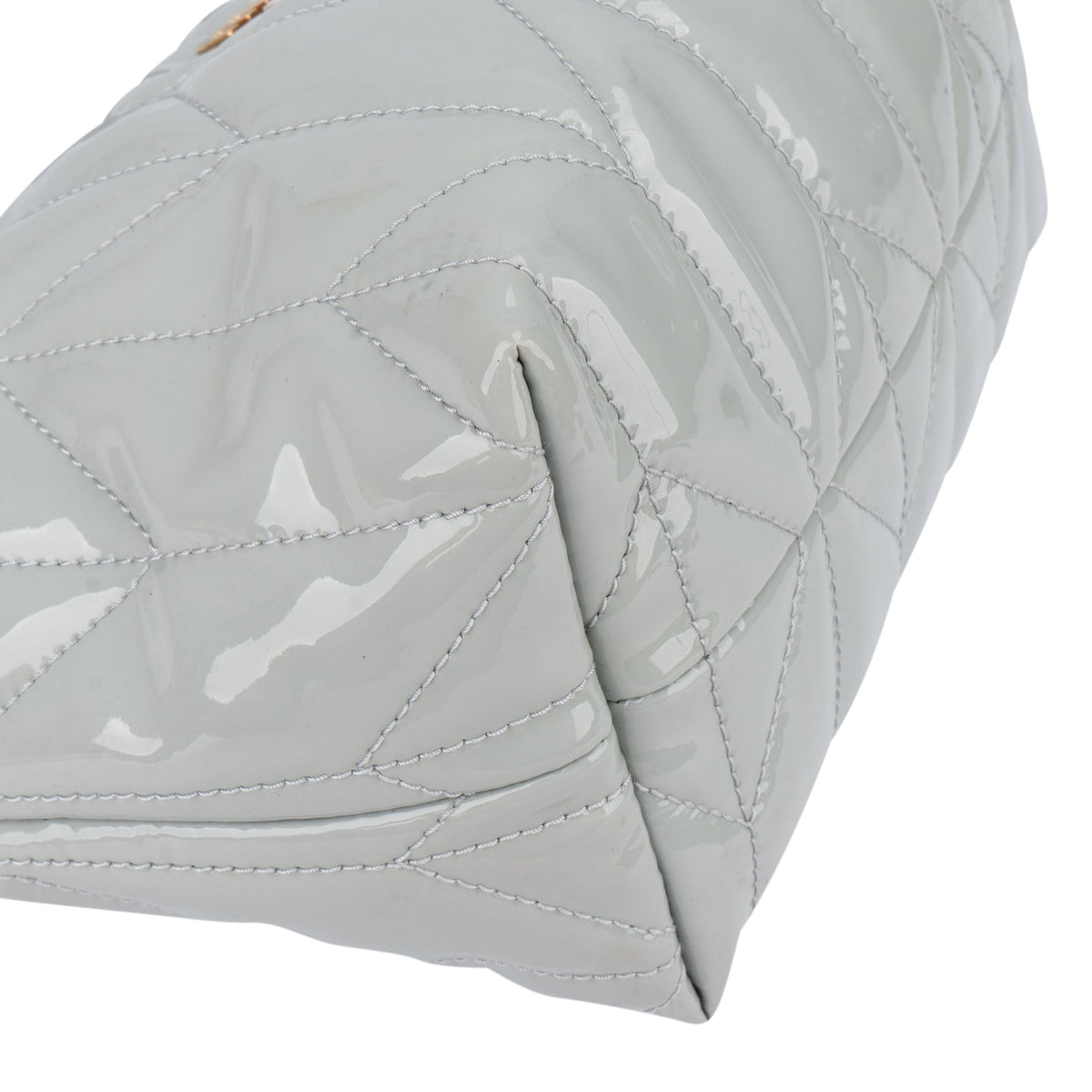 Miu Miu Mini aus gestepptem Lackleder – Ansicht 8