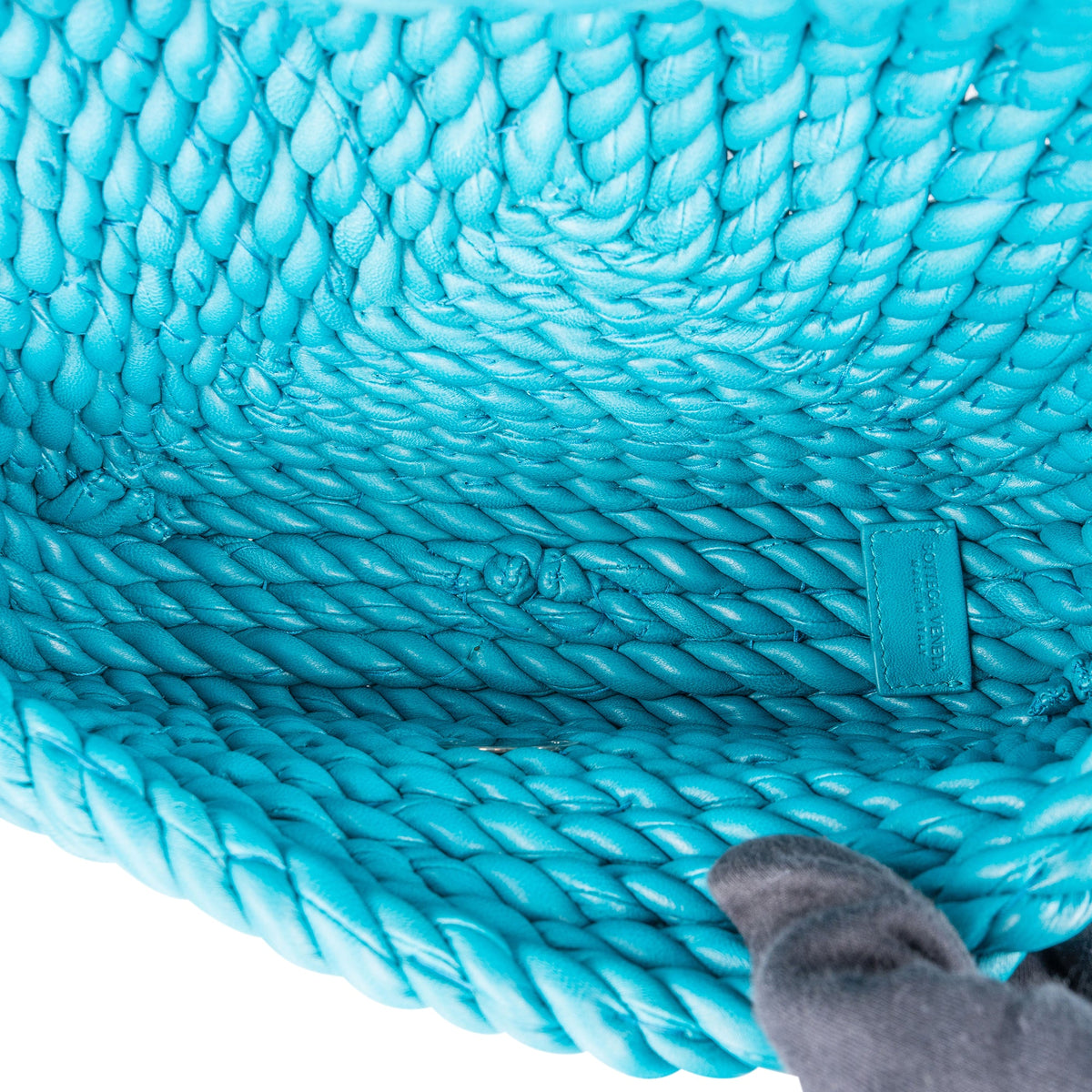 Bottega Veneta gevlochten blauwe leren Torchon crossbodytas