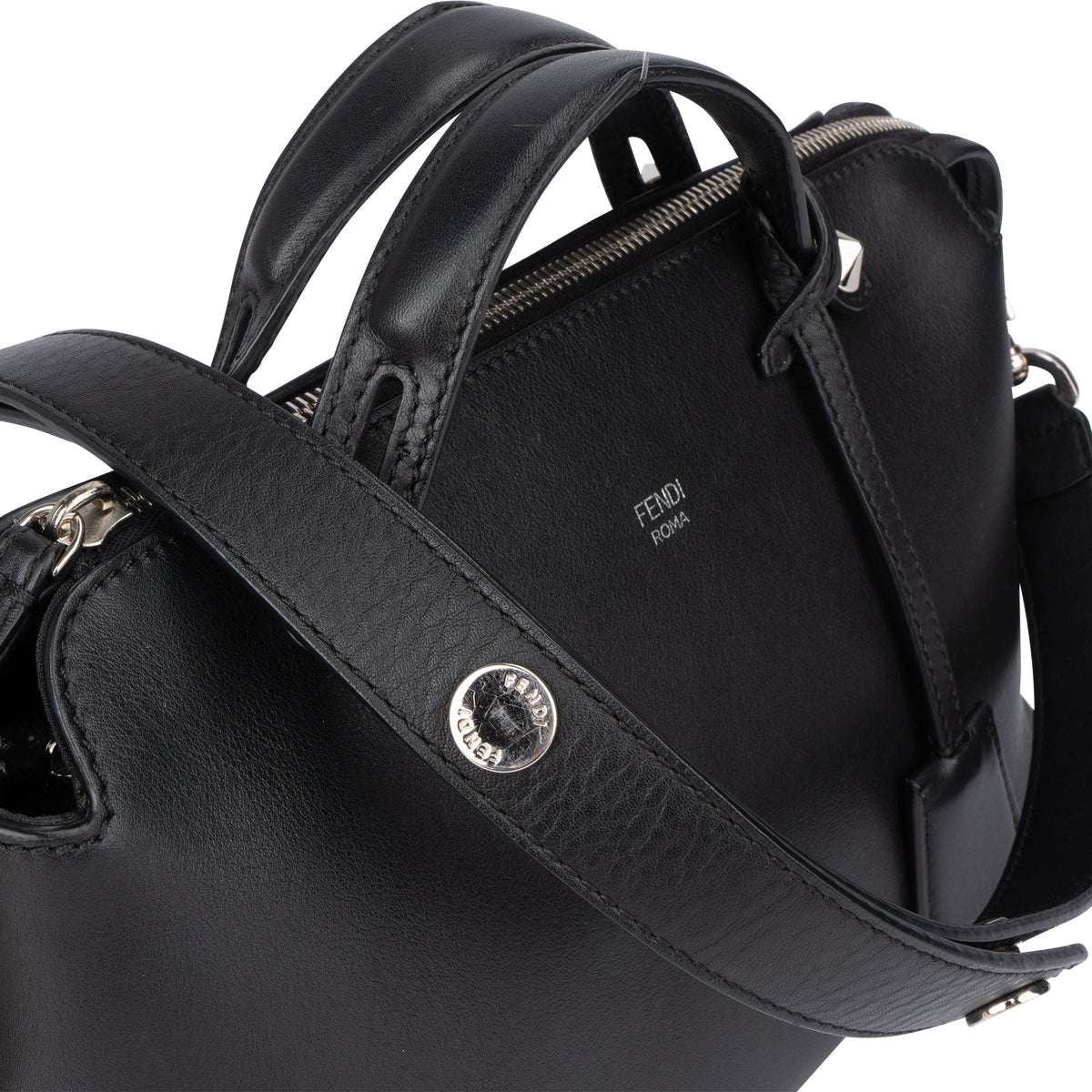 Bolso de mano Fendi By The Way en piel negra