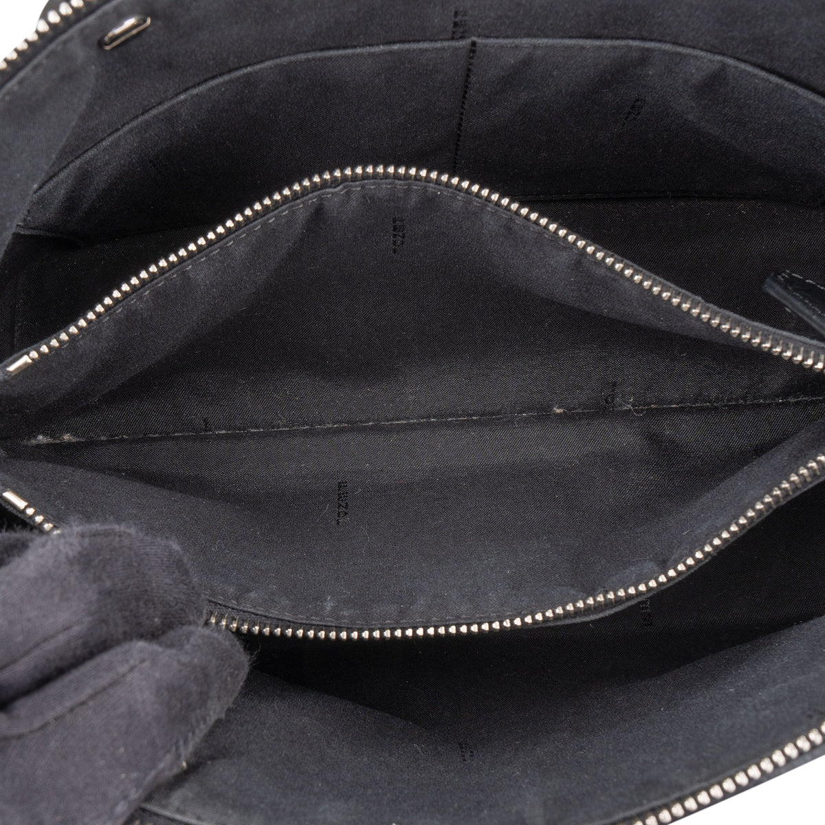 Bolso de mano Fendi By The Way en piel negra