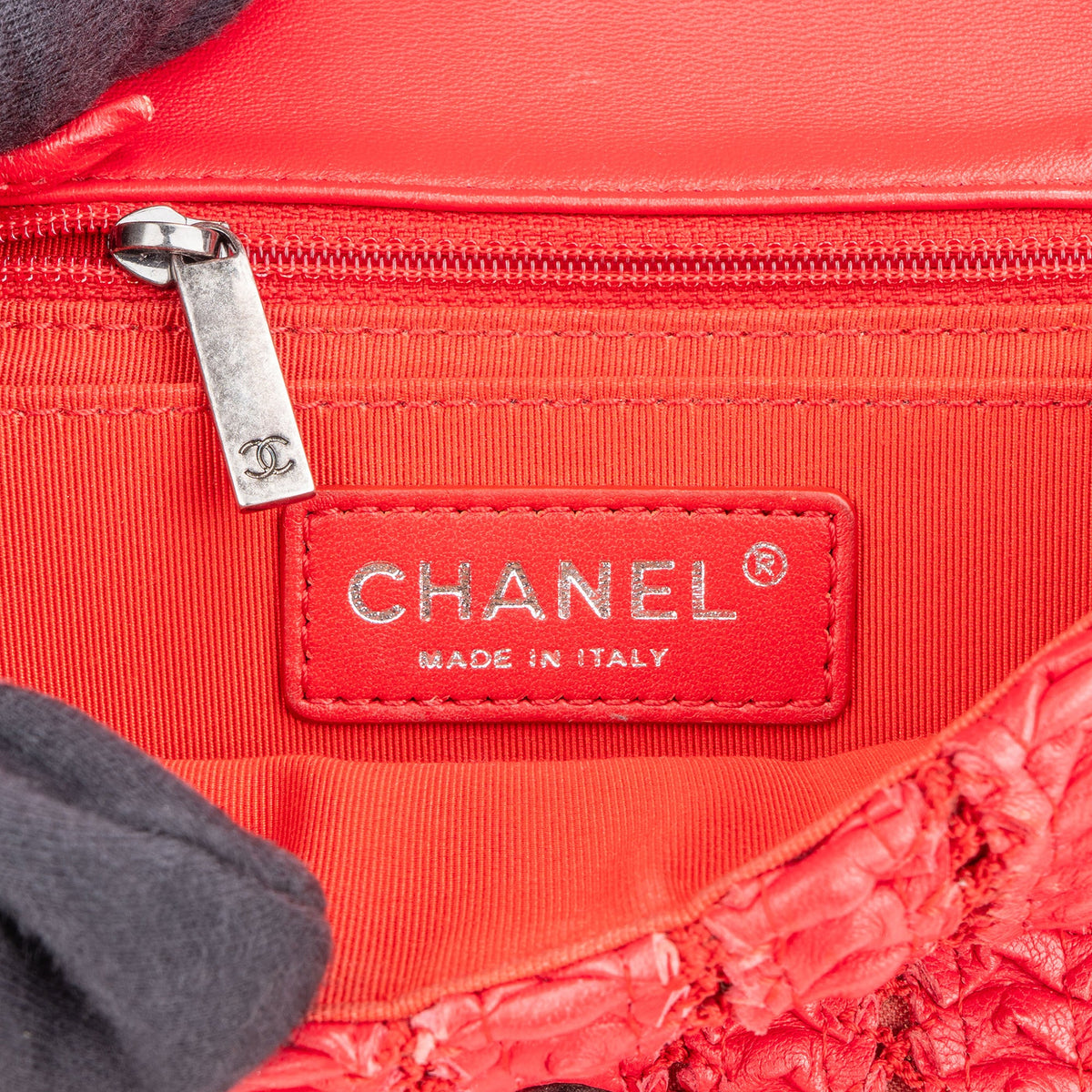 Bolso bandolera Chanel Seoul Mini Single Flap en crochet envejecido rojo