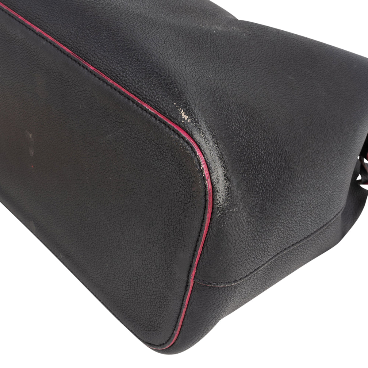 Borsa a spalla Louis Vuitton Lockme Bucket in pelle nera