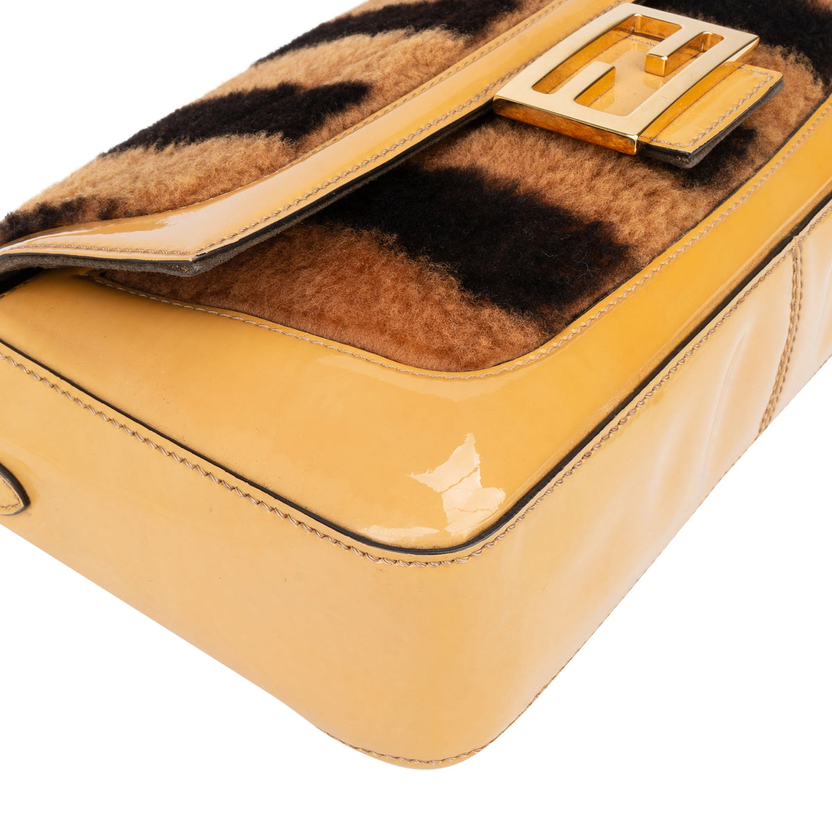 Borsa a mano Fendi Baguette Buckle in shearling