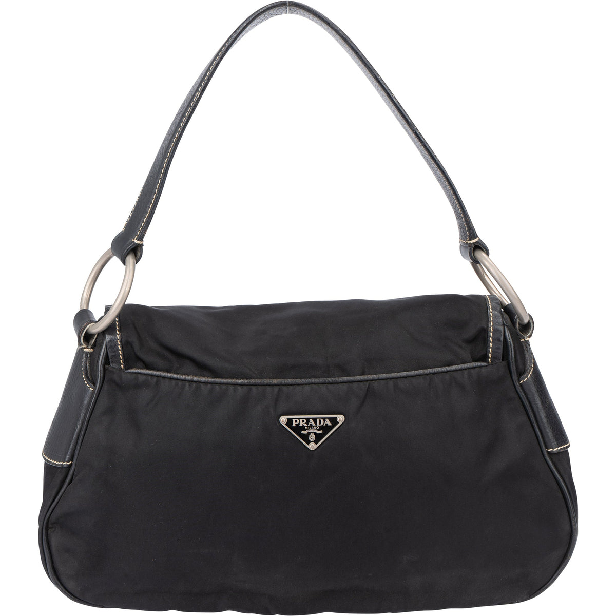 Prada Triangle aus schwarzem Nylon – Vorderansicht