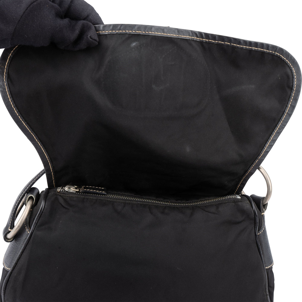 Prada Triangle aus schwarzem Nylon – Ansicht 8