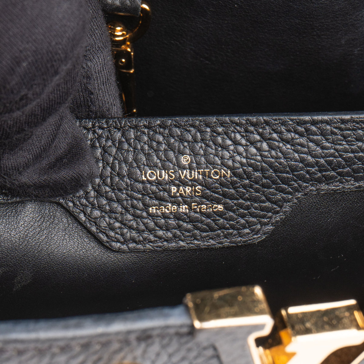 Sac à main Louis Vuitton Pins Capucines PM en cuir taurillon noir