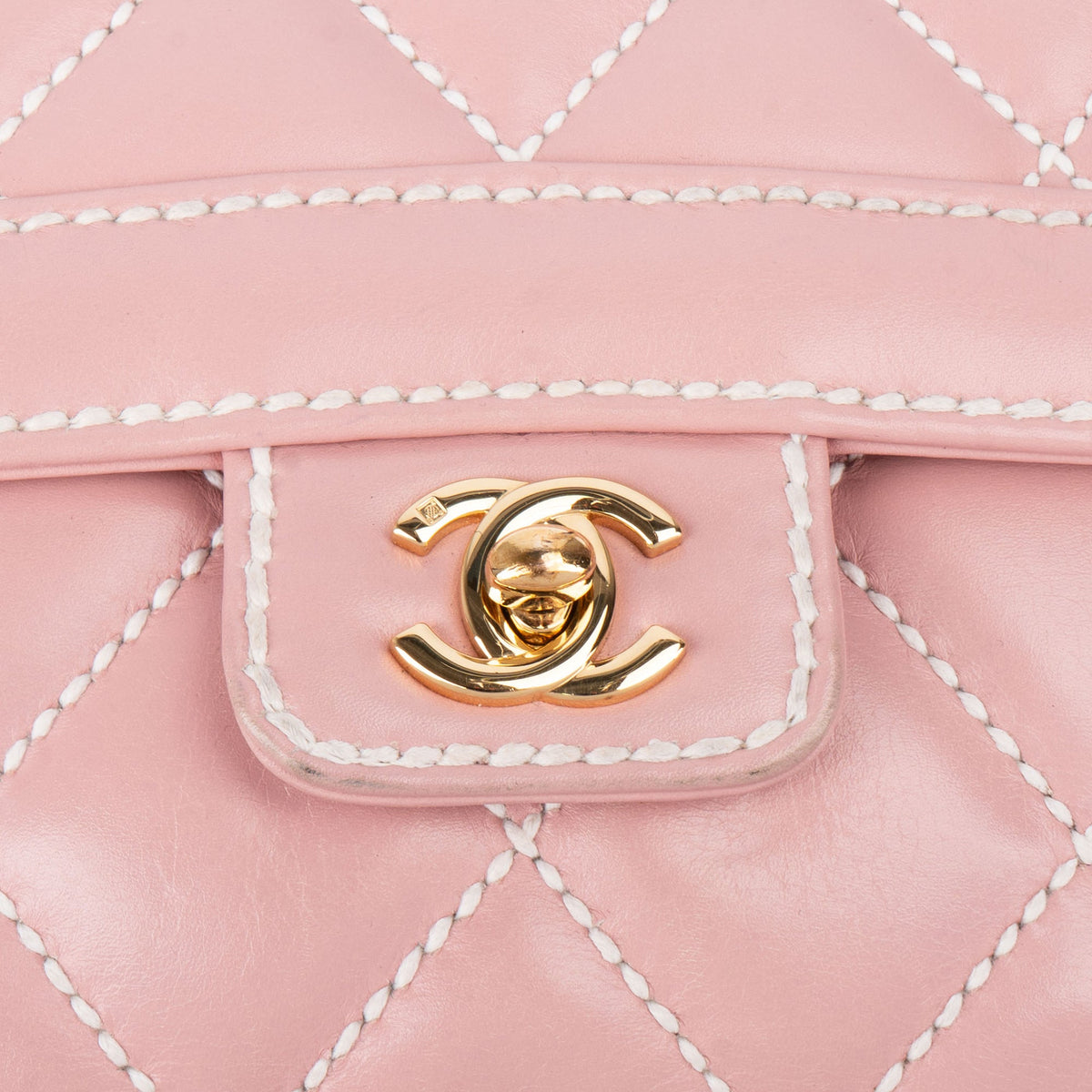 Chanel Quilted Lambskin 24K Gold Single Flap Handtas