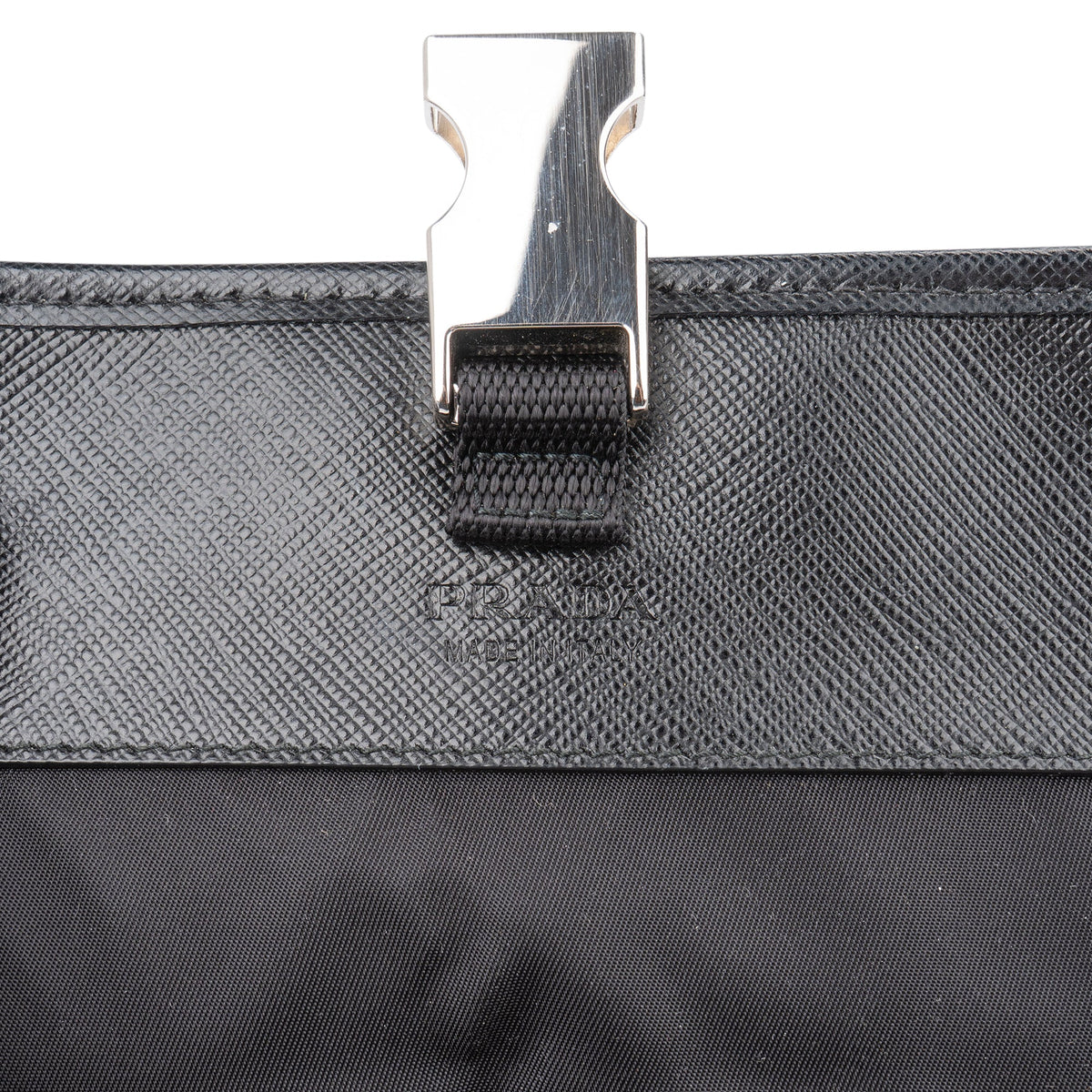 Mini sac bandoulière Prada en nylon à logo triangulaire