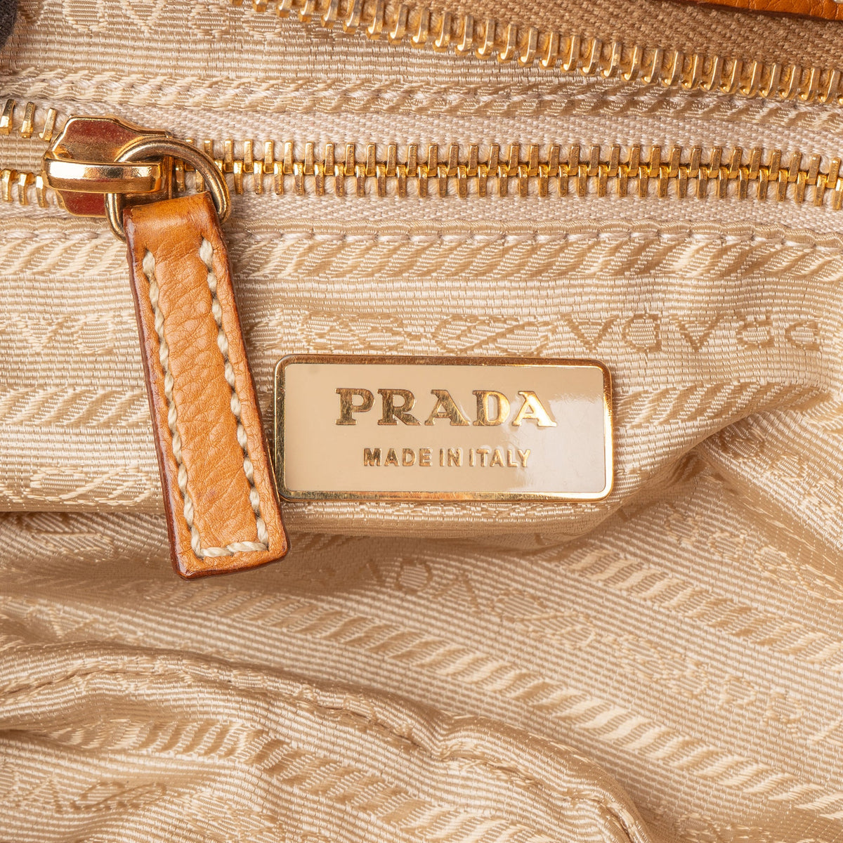 Prada Bruine Leren Triangle Baguette Schoudertas