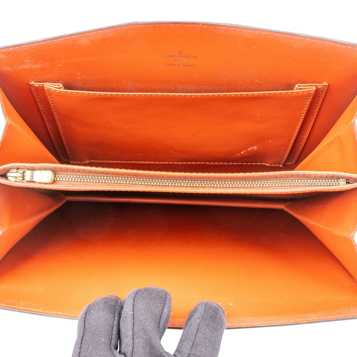Borsa a tracolla Louis Vuitton Capucines in pelle Epi color cognac