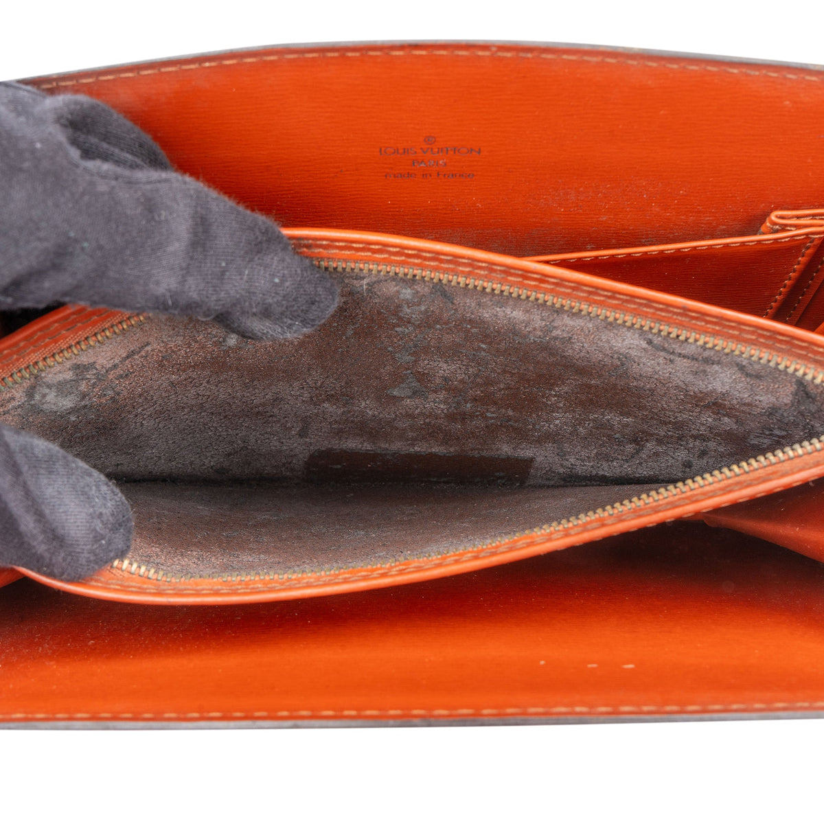 Borsa a tracolla Louis Vuitton Capucines in pelle Epi color cognac
