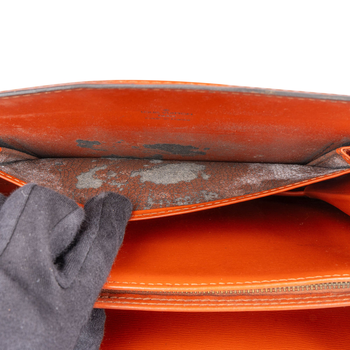 Borsa a tracolla Louis Vuitton Capucines in pelle Epi color cognac