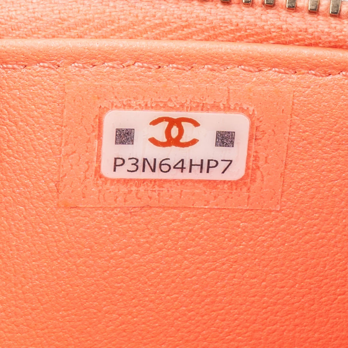 Sac Vanity Chanel à bandoulière en cuir d'agneau matelassé avec logo CC