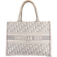 Borsa a mano Christian Dior Medium Book Tote con monogramma