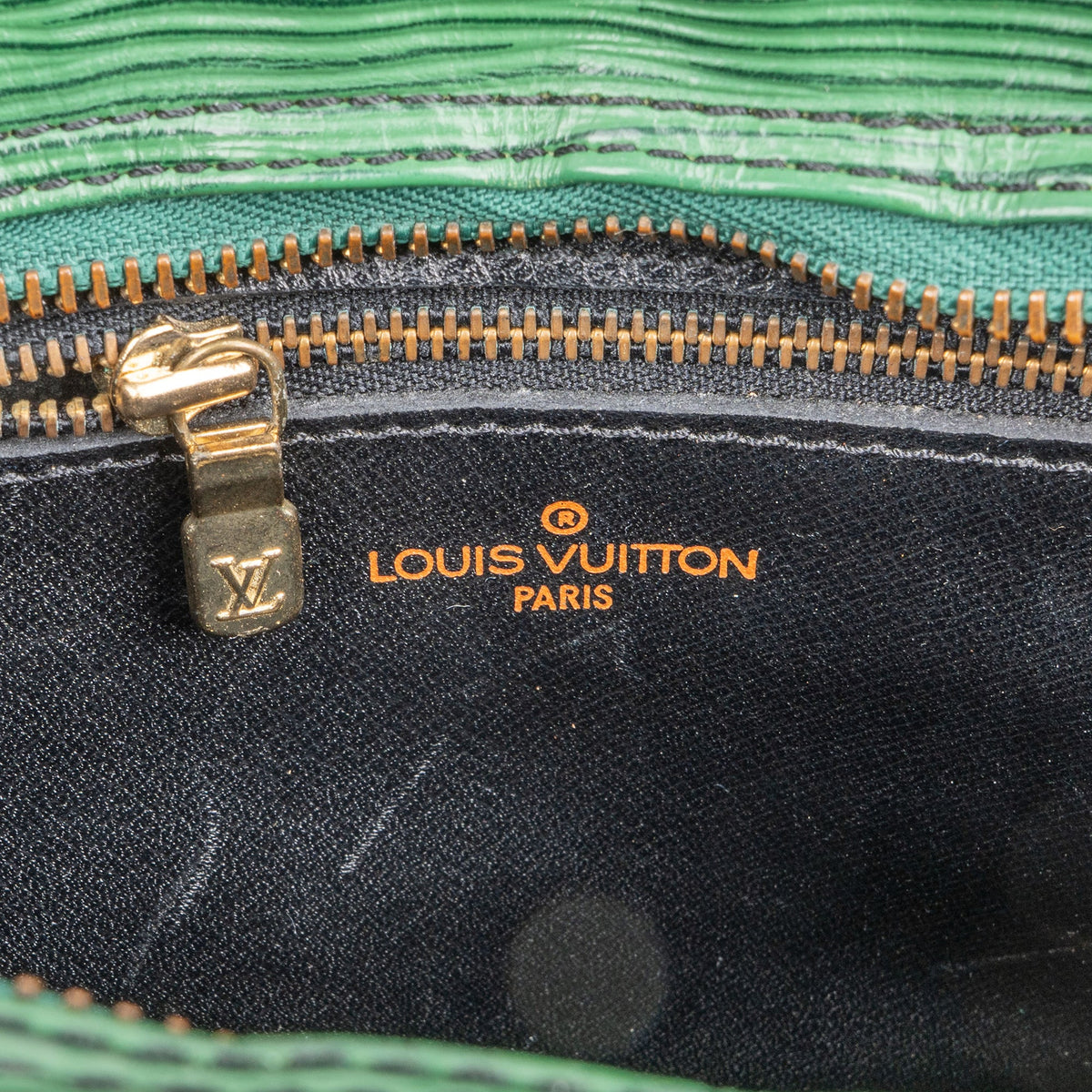 Louis Vuitton Jeune Fille MM aus grünem Epi-Leder – Ansicht 9