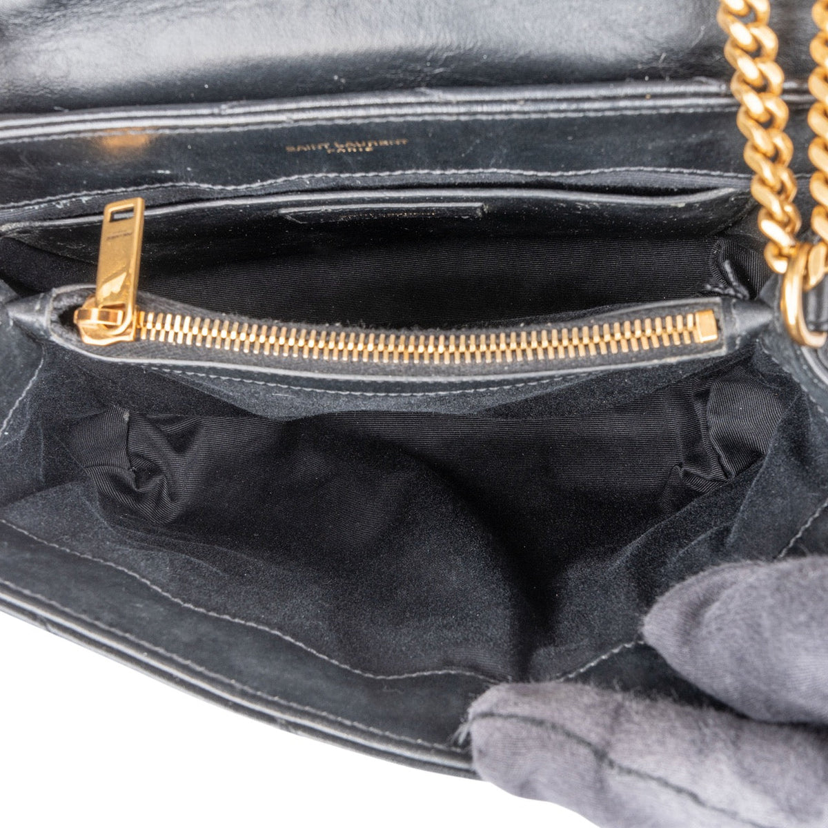 Saint Laurent Loulou Medium aus gestepptem Lammleder – Ansicht 9