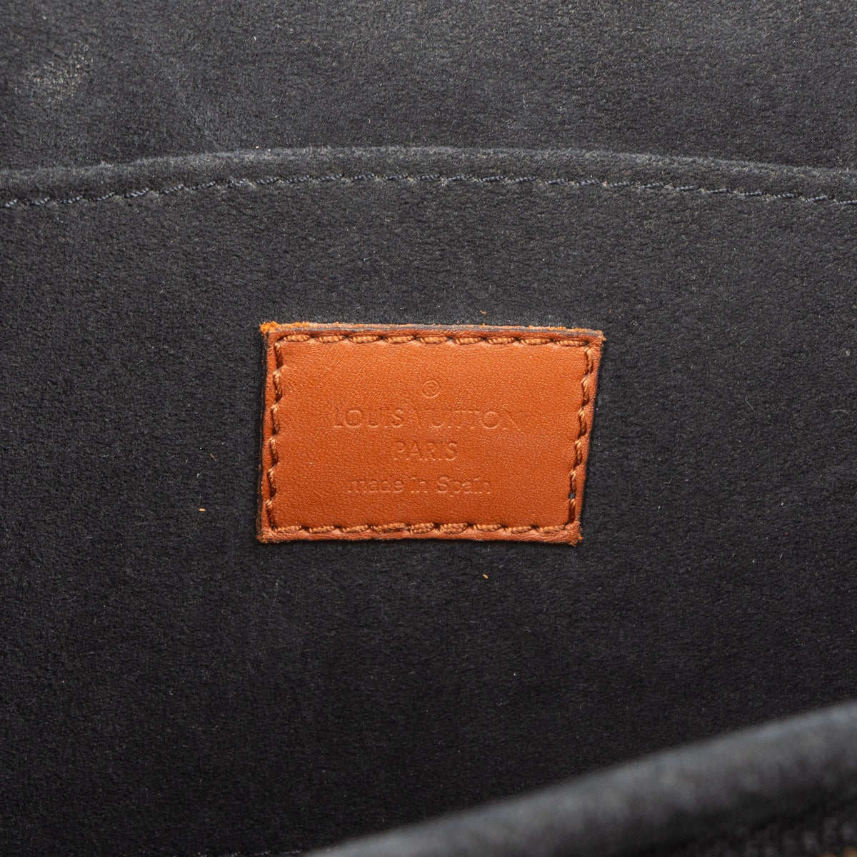 Bolso bandolera Louis Vuitton Dauphine MM en lona Monogram Reverse