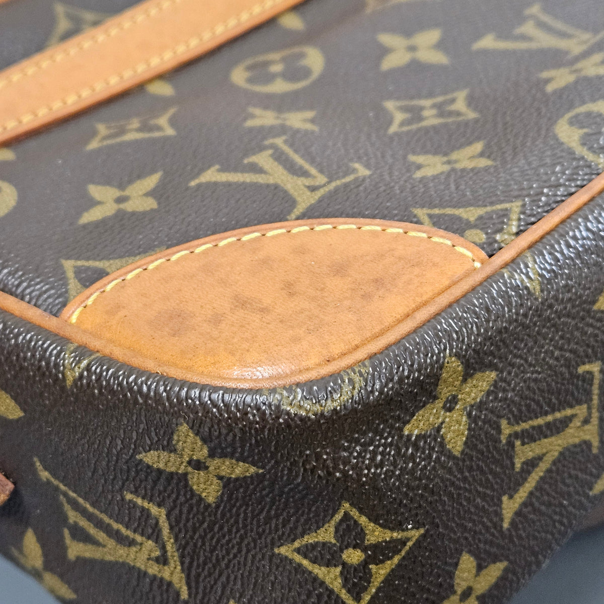 Sac bandoulière Louis Vuitton Trocadéro 27 en toile Monogram
