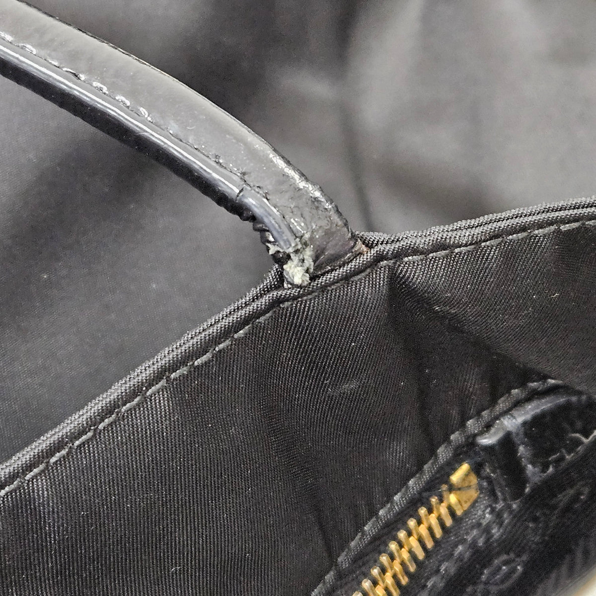 Sac cabas et porté épaule Prada en nylon Tessuto et cuir verni