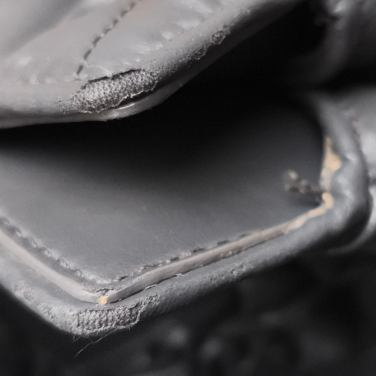 Bolso tote Miu Miu de piel de napa matelassé gris