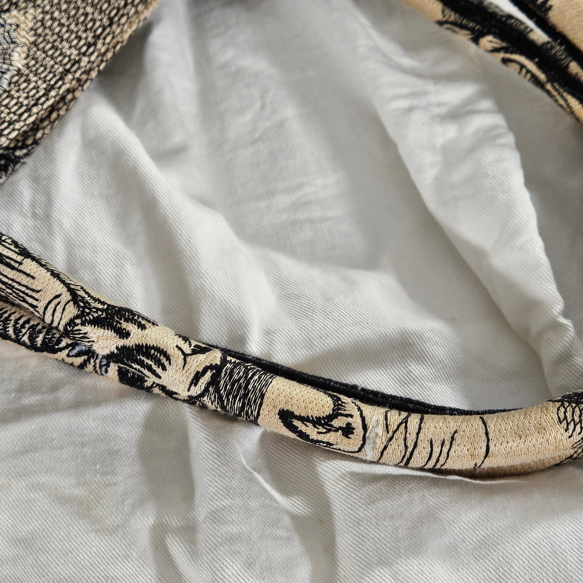 Bolso de mano Dioriviera Tropical Book Tote de lona bordada de Christian Dior