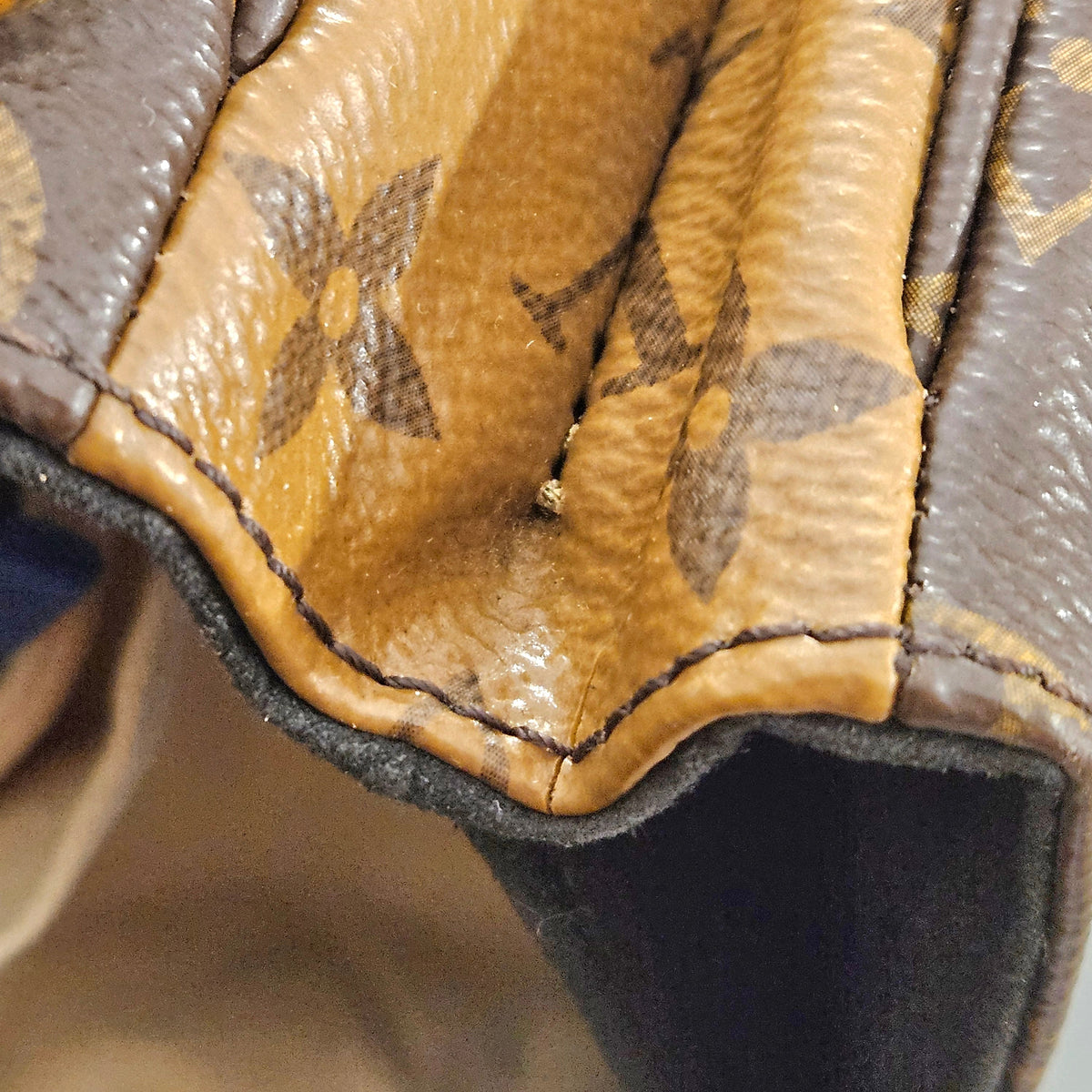 Louis Vuitton Monogram Reverse Canvas Pochette Métis Handbag