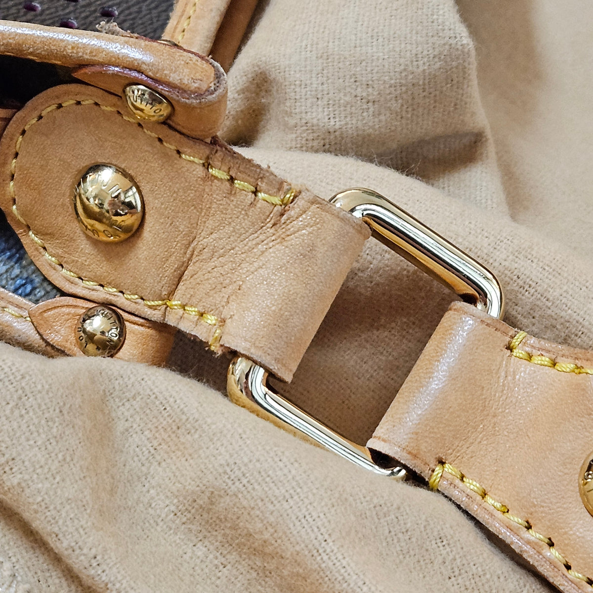 Sac bandoulière Louis Vuitton Musette en toile Monogram perforée édition limitée