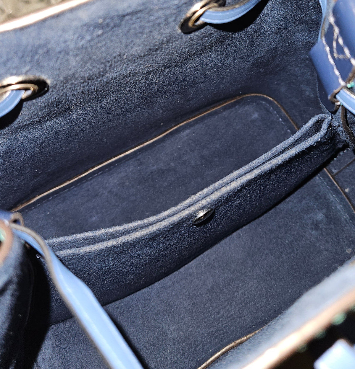 Louis Vuitton NéoNoé BB aus Epi-Leder – Ansicht 11