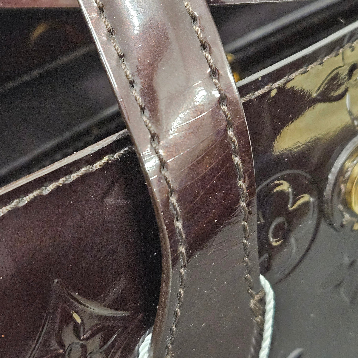 Louis Vuitton Wilshire PM aus Monogram Vernis – Ansicht 11