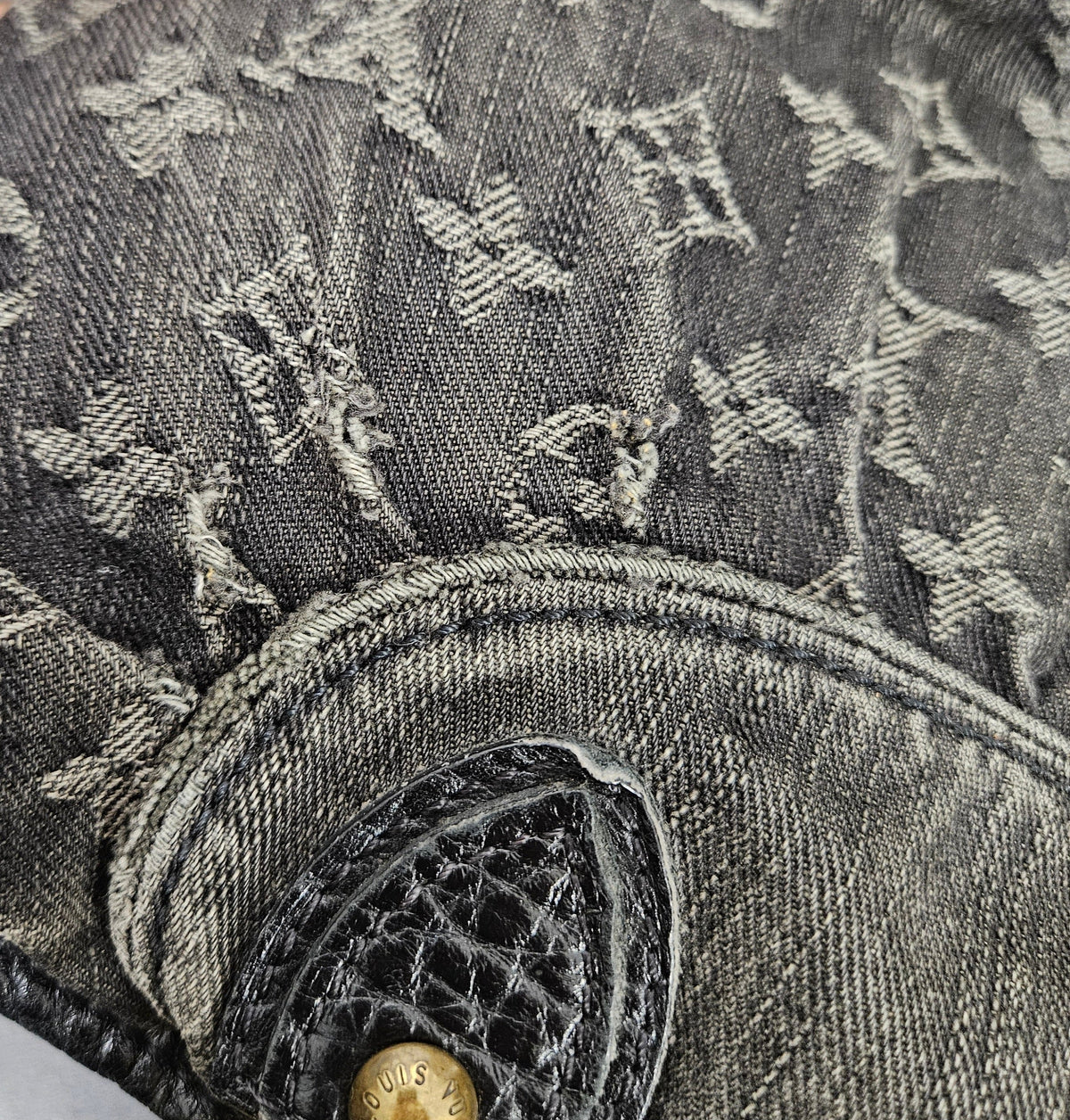 Sac à main Louis Vuitton Neo Cabby MM en denim Monogram