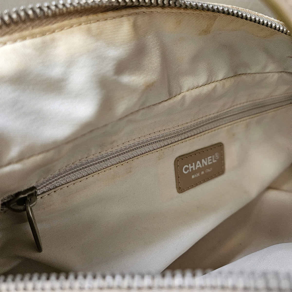 Chanel Travel Line Monogram Handtasche, Bild 10 von 11